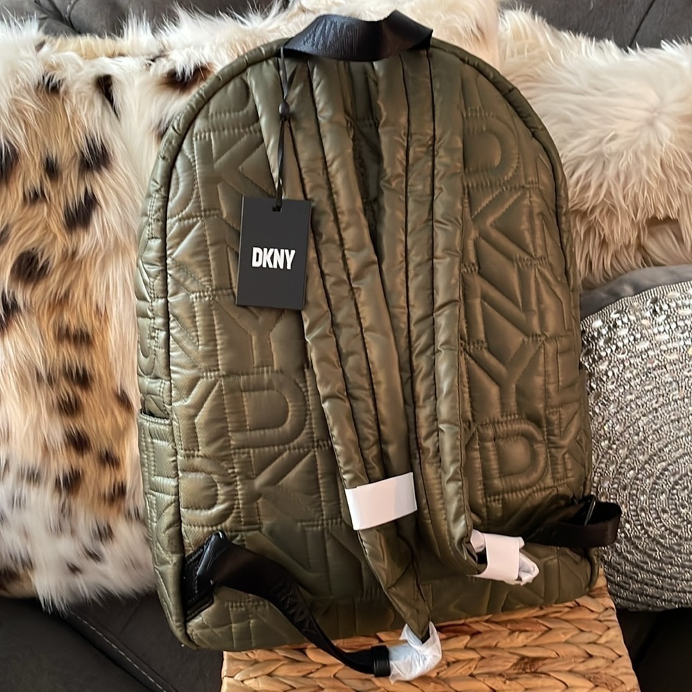 NWT DKNY QUILTED BACKPACK ARMY GREEN - Picture 3 of 8